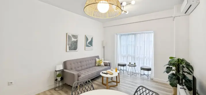 Venta de apartamento en planta media en La Merced 0