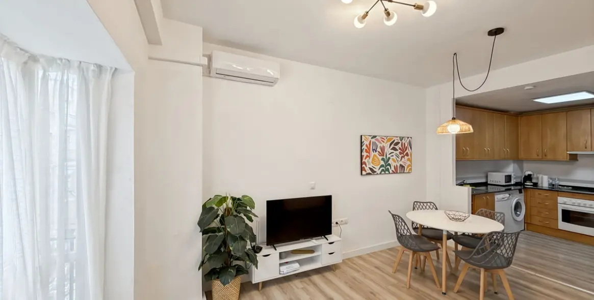 Venta de apartamento en planta media en La Merced 3