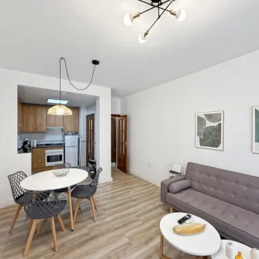 Venta de apartamento en planta media en La Merced