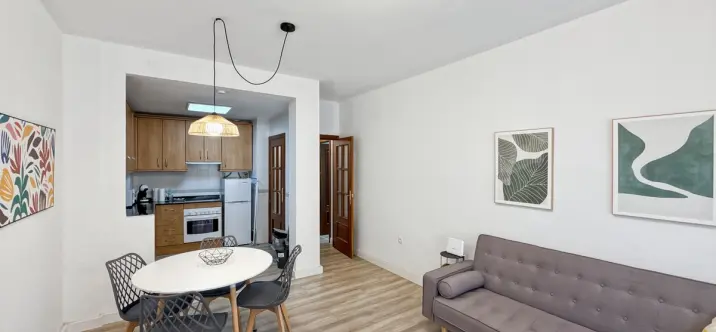 Venta de apartamento en planta media en La Merced 3
