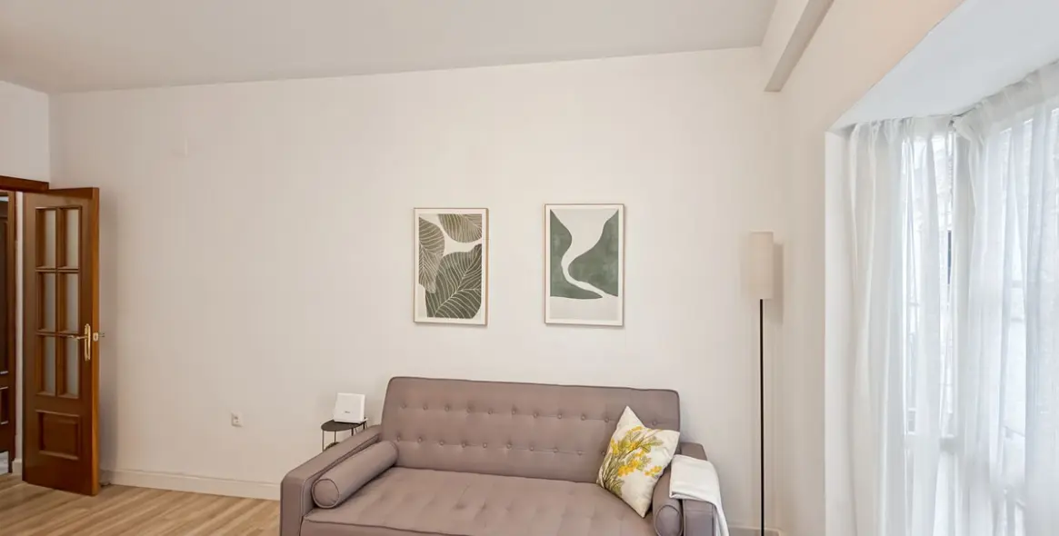 Venta de apartamento en planta media en La Merced 5