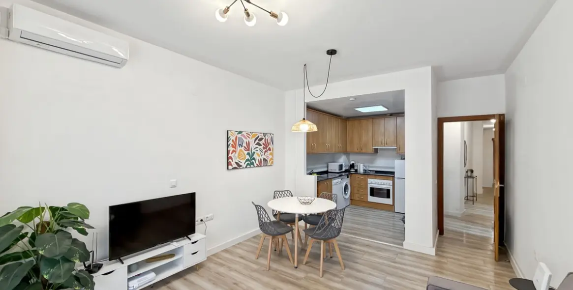 Venta de apartamento en planta media en La Merced 6