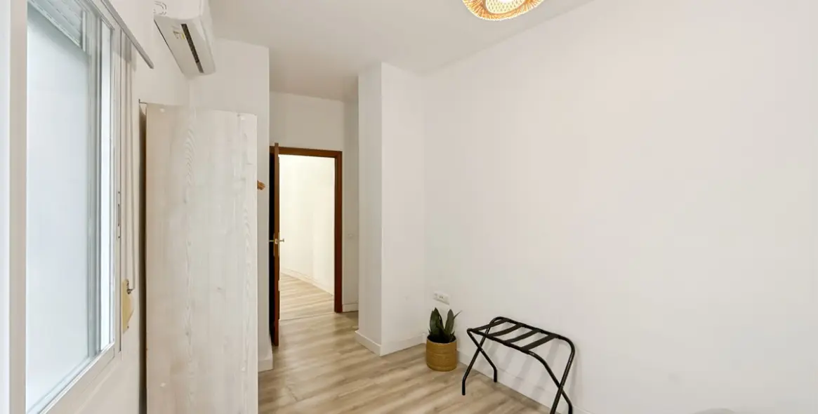 Venta de apartamento en planta media en La Merced 9