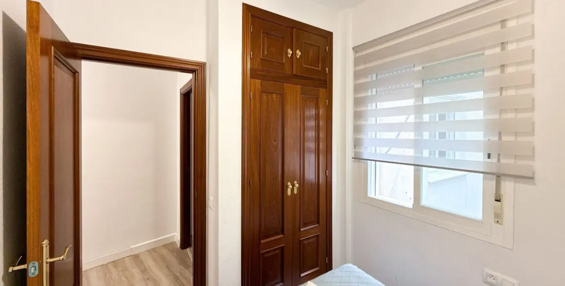 Venta de apartamento en planta media en La Merced 12