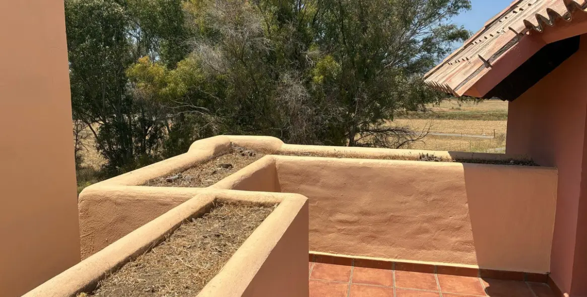 Long-term rent of detached villa in Nueva Andalucía 23