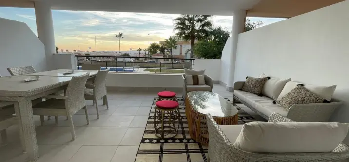 Продажа апартаментов на первом этаже в Casares 3