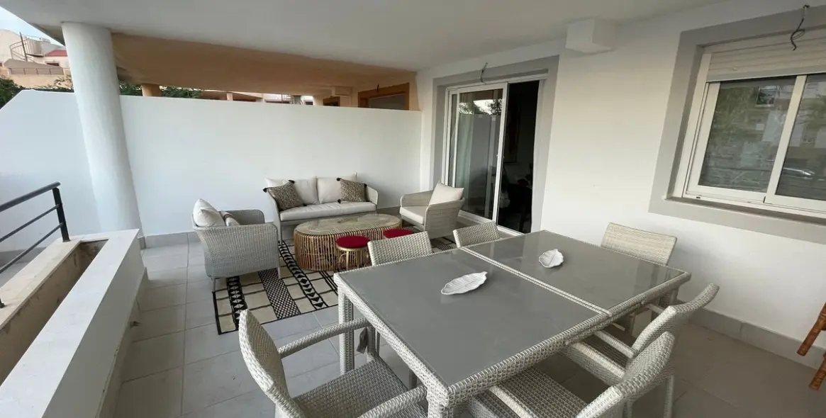 Продажа апартаментов на первом этаже в Casares 6