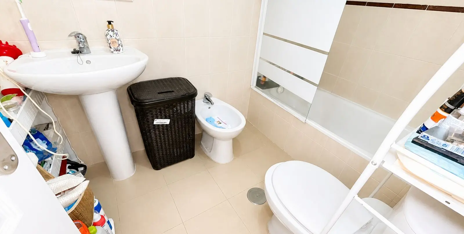 Sale of ground floor apartment in Casares 11
