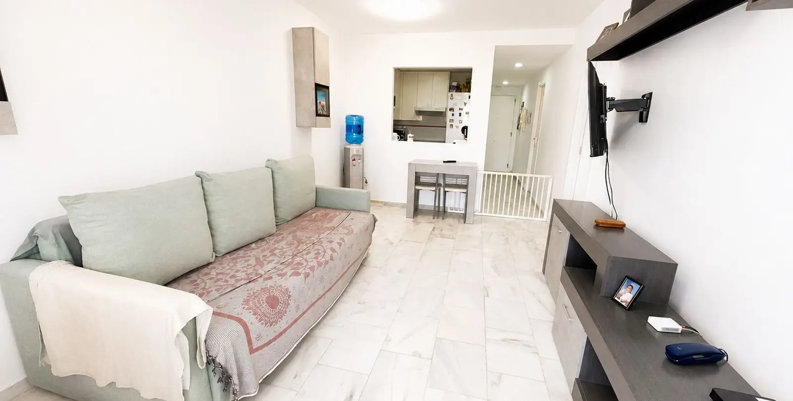 Sale of ground floor apartment in Casares 13