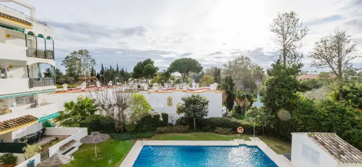 Venta de apartamento en planta media en Artola 0