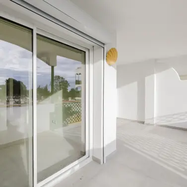 Venta de apartamento en planta media en Artola