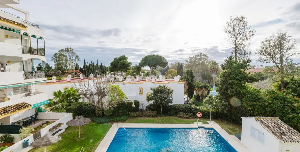 Sale of middle floor apartment in Artola 1