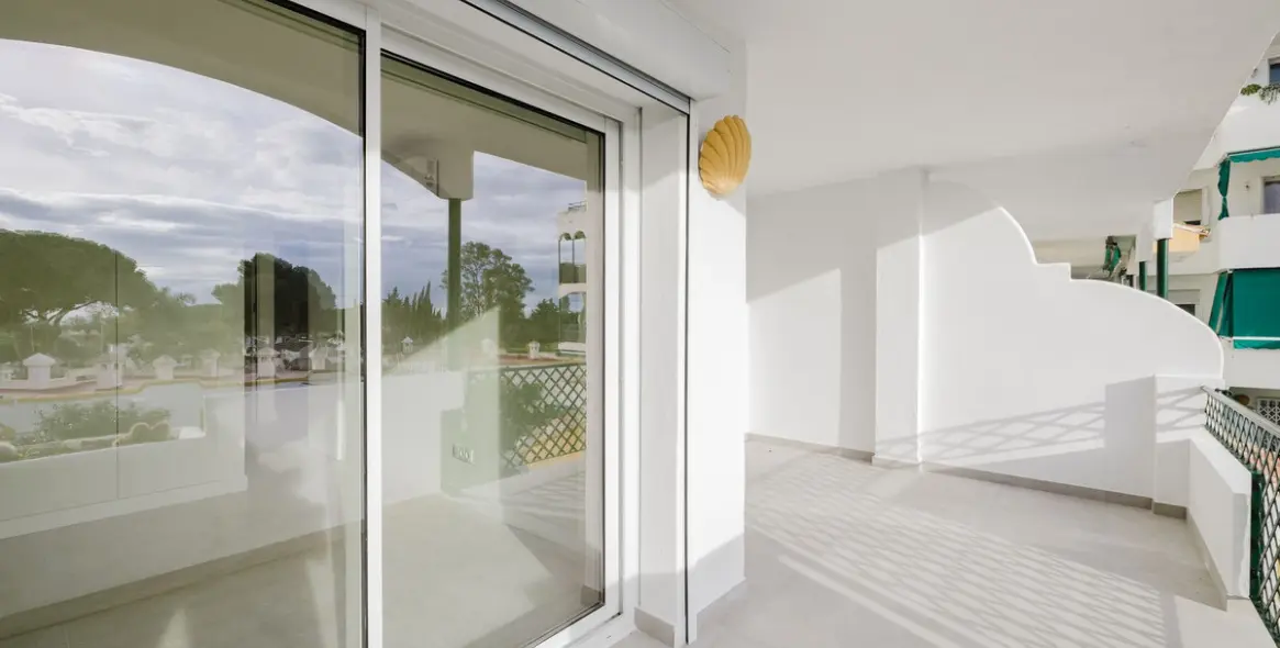 Sale of middle floor apartment in Artola 4