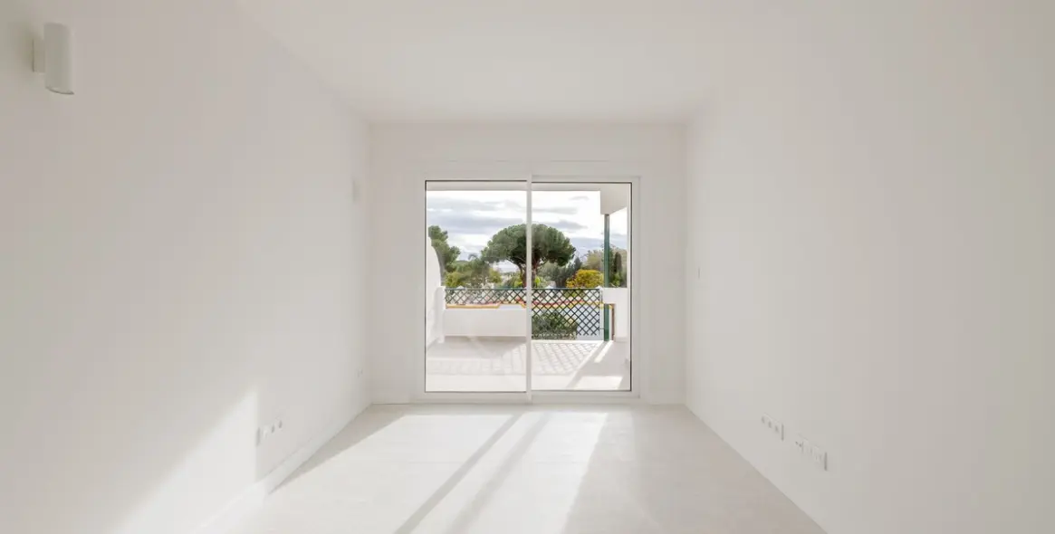 Sale of middle floor apartment in Artola 8