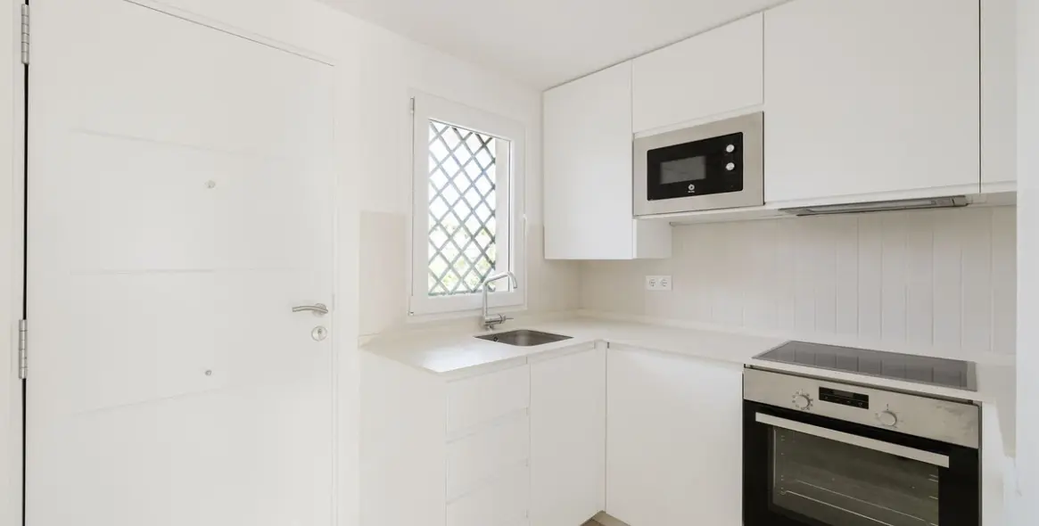 Sale of middle floor apartment in Artola 12