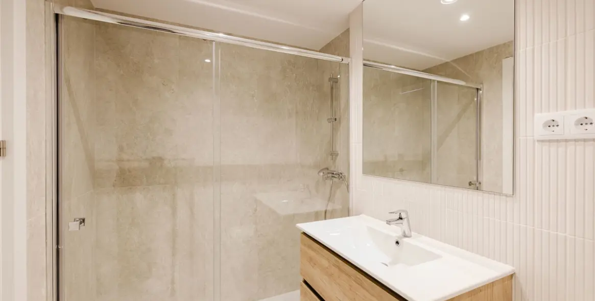 Sale of middle floor apartment in Artola 15
