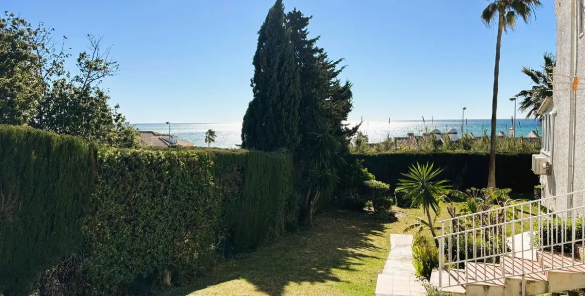 Sale of middle floor apartment in La Cala de Mijas 18