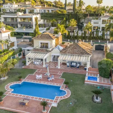 Sale of ground floor apartment in Nueva Andalucía