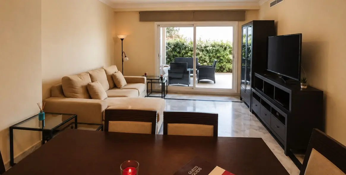 Sale of ground floor apartment in Nueva Andalucía 6
