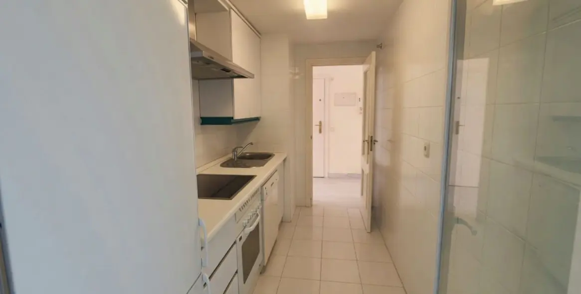 Sale of ground floor apartment in Nueva Andalucía 16