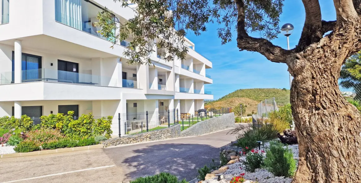 Sale of ground floor apartment in La Cala de Mijas 1