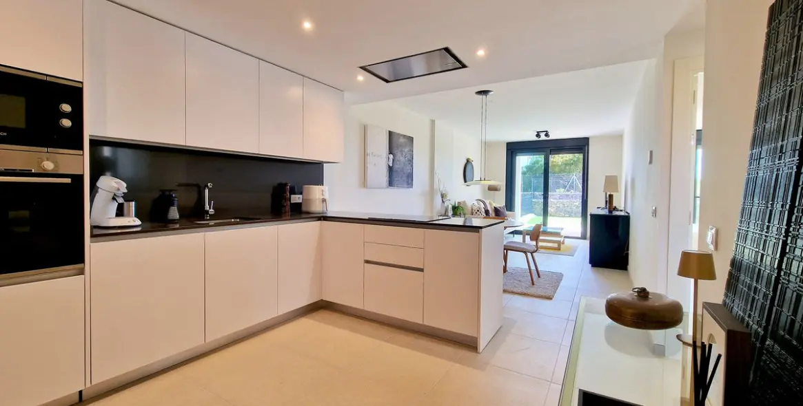 Sale of ground floor apartment in La Cala de Mijas 6