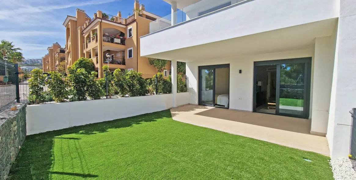 Sale of ground floor apartment in La Cala de Mijas 23