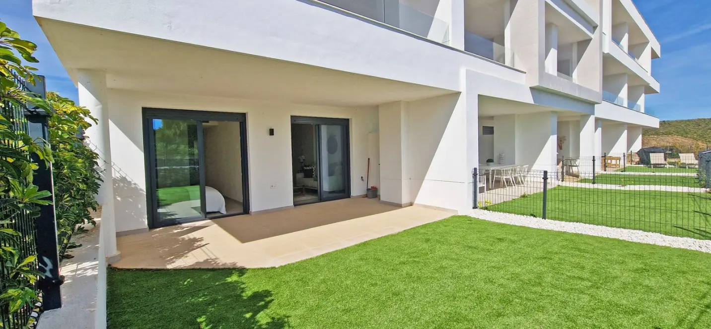 Venta de apartamento en planta baja en La Cala de Mijas 1