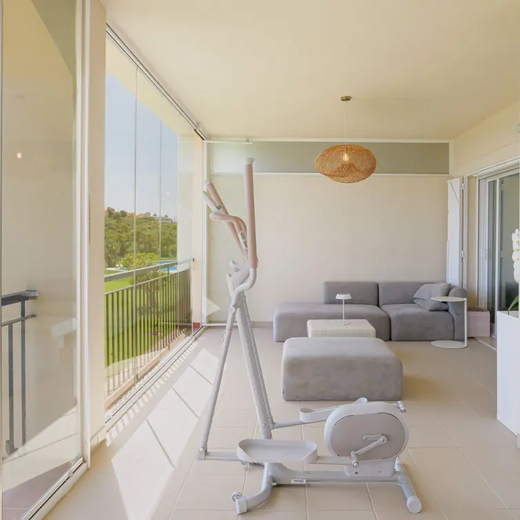 Sale of middle floor apartment in El Faro