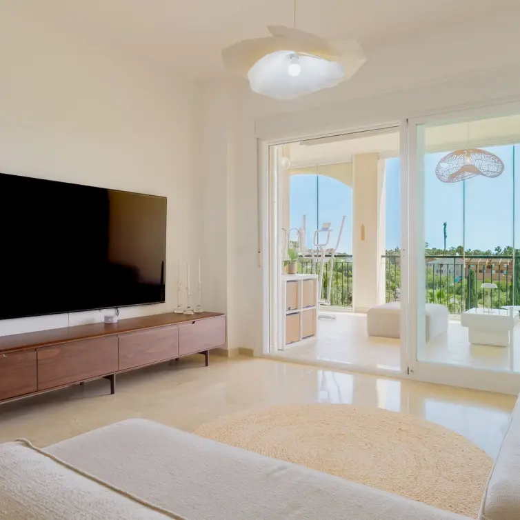 Sale of middle floor apartment in El Faro