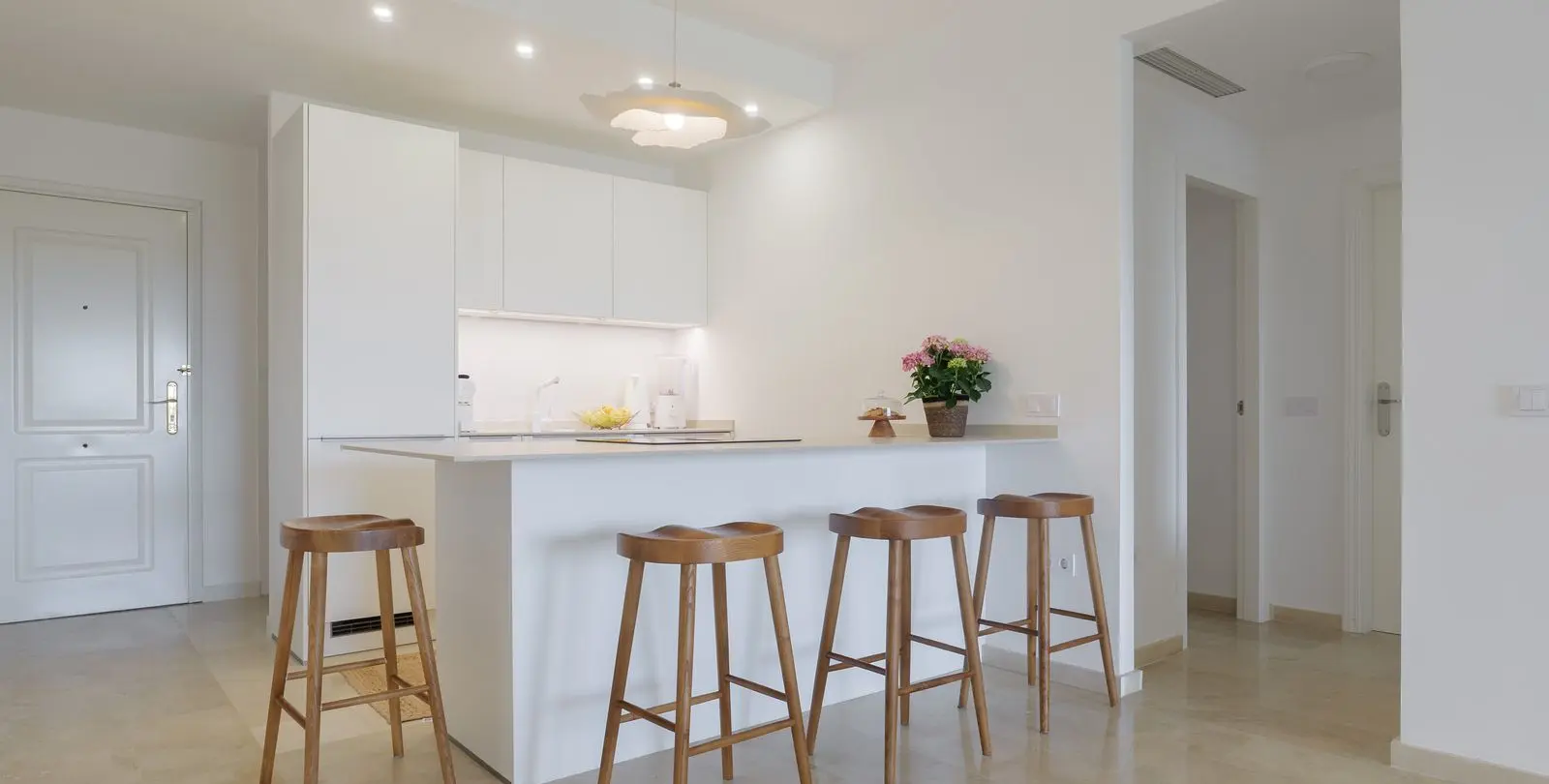 Sale of middle floor apartment in El Faro 6