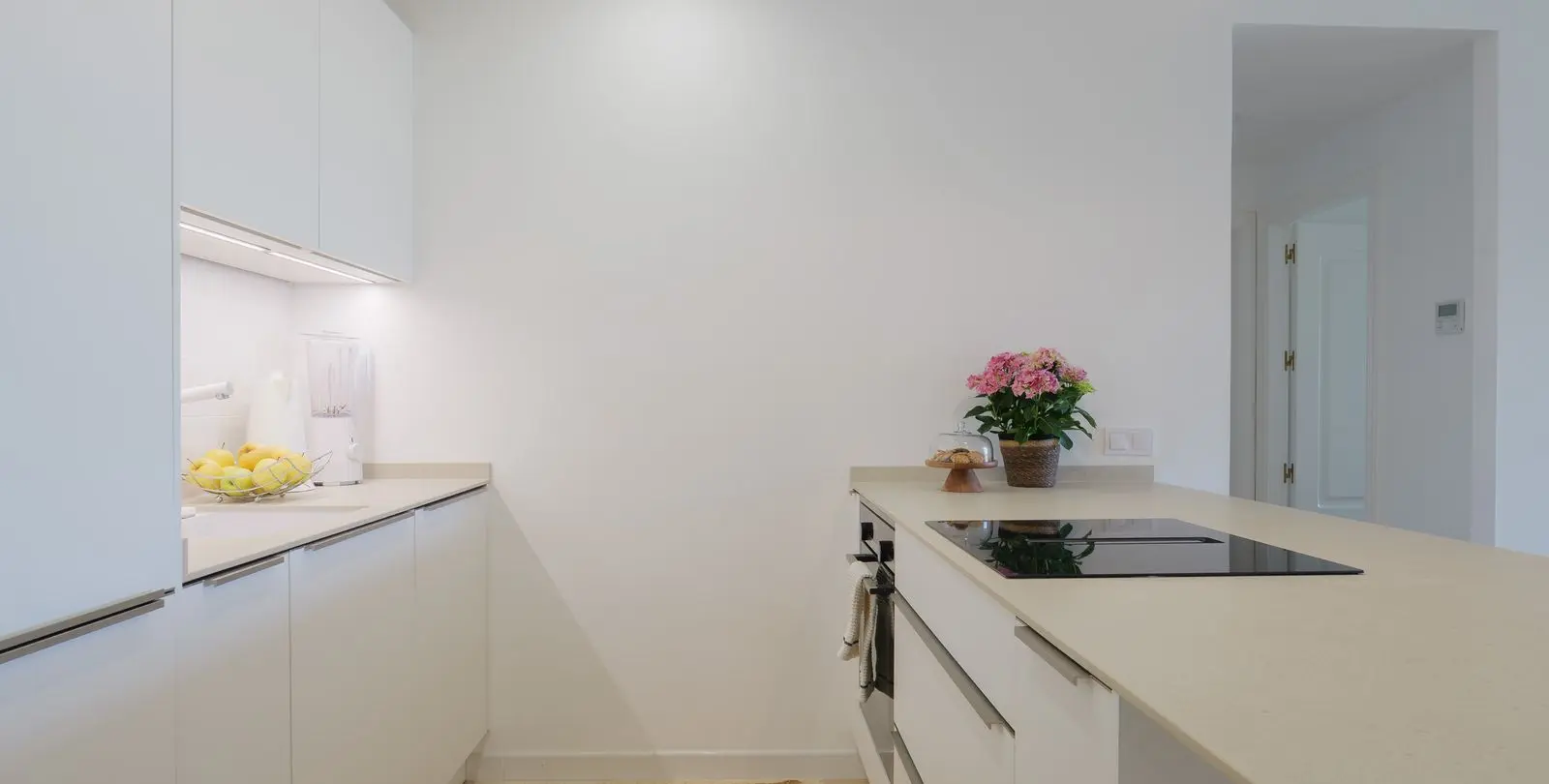 Sale of middle floor apartment in El Faro 7