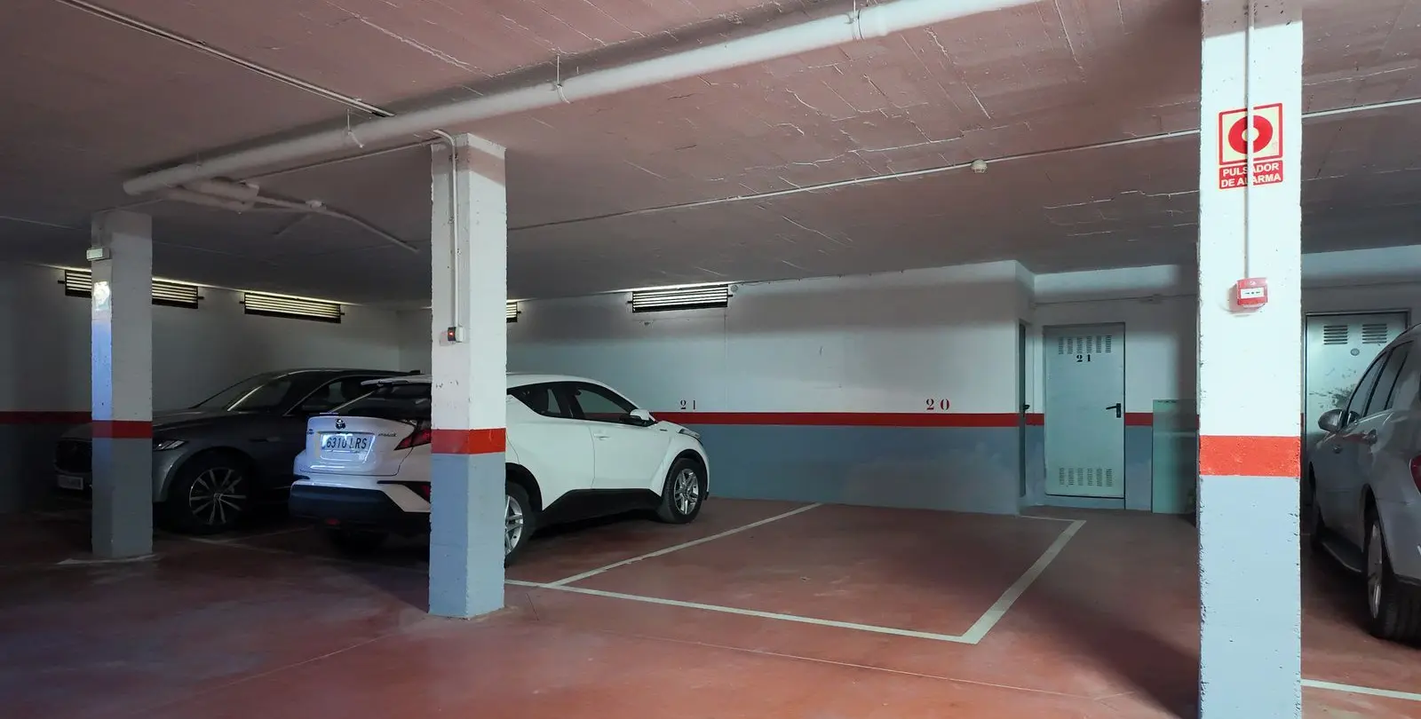 Sale of middle floor apartment in El Faro 23