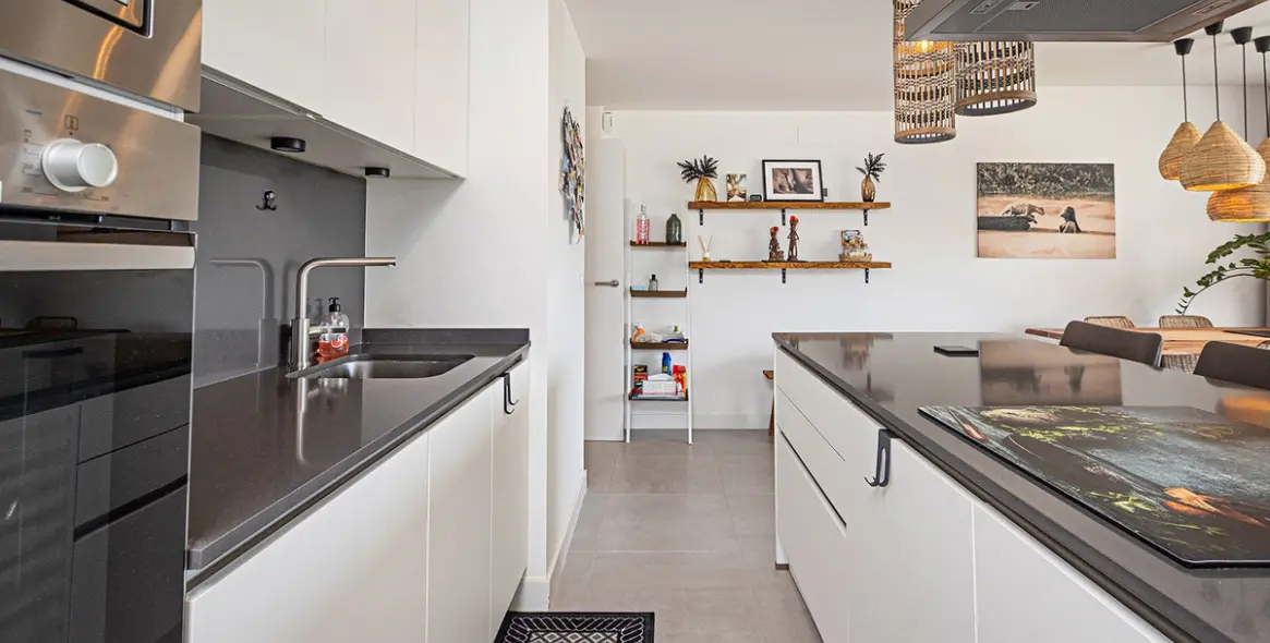 Sale of middle floor apartment in Selwo 9