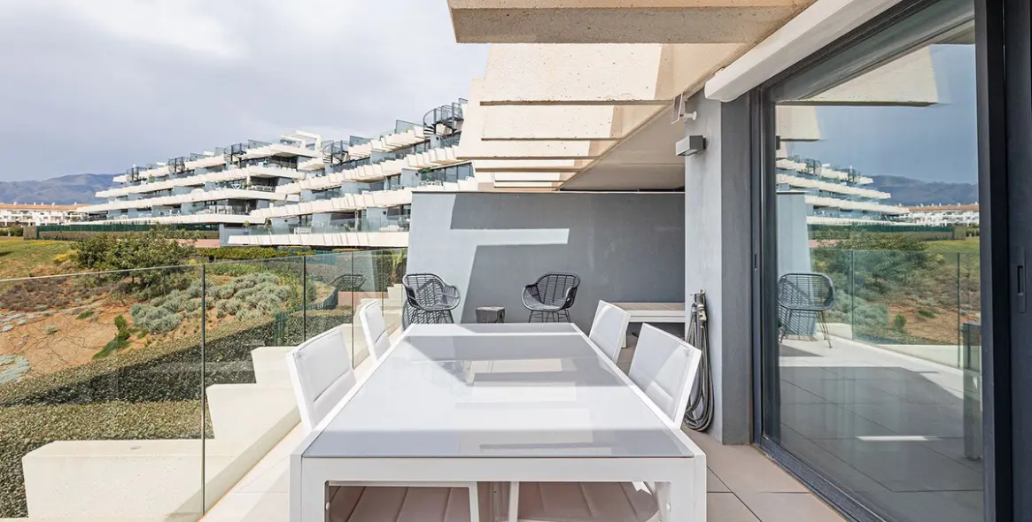 Sale of middle floor apartment in Selwo 18