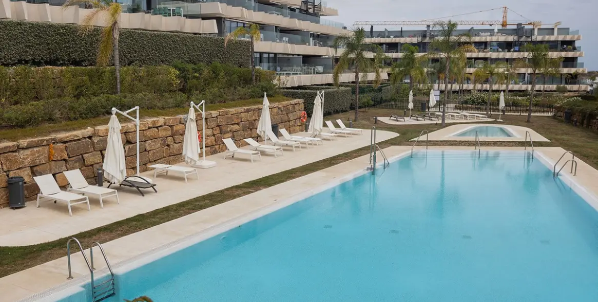 Sale of middle floor apartment in Selwo 42