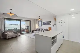 Image 4 thumb