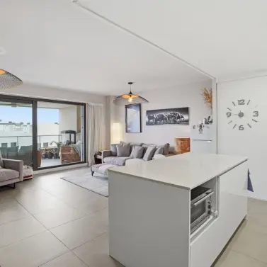 Продажа апартаментов на среднем этаже в Benalmadena