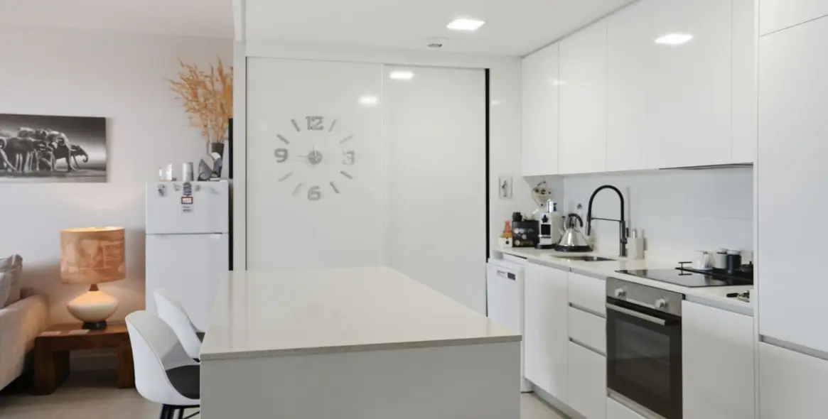 Sale of middle floor apartment in Benalmadena 12