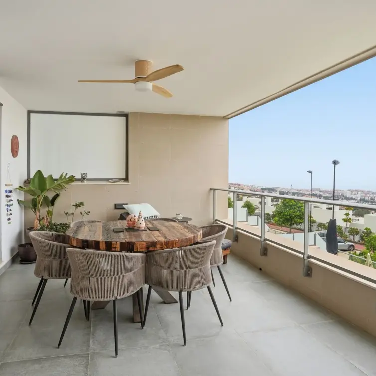 Sale of middle floor apartment in Benalmadena