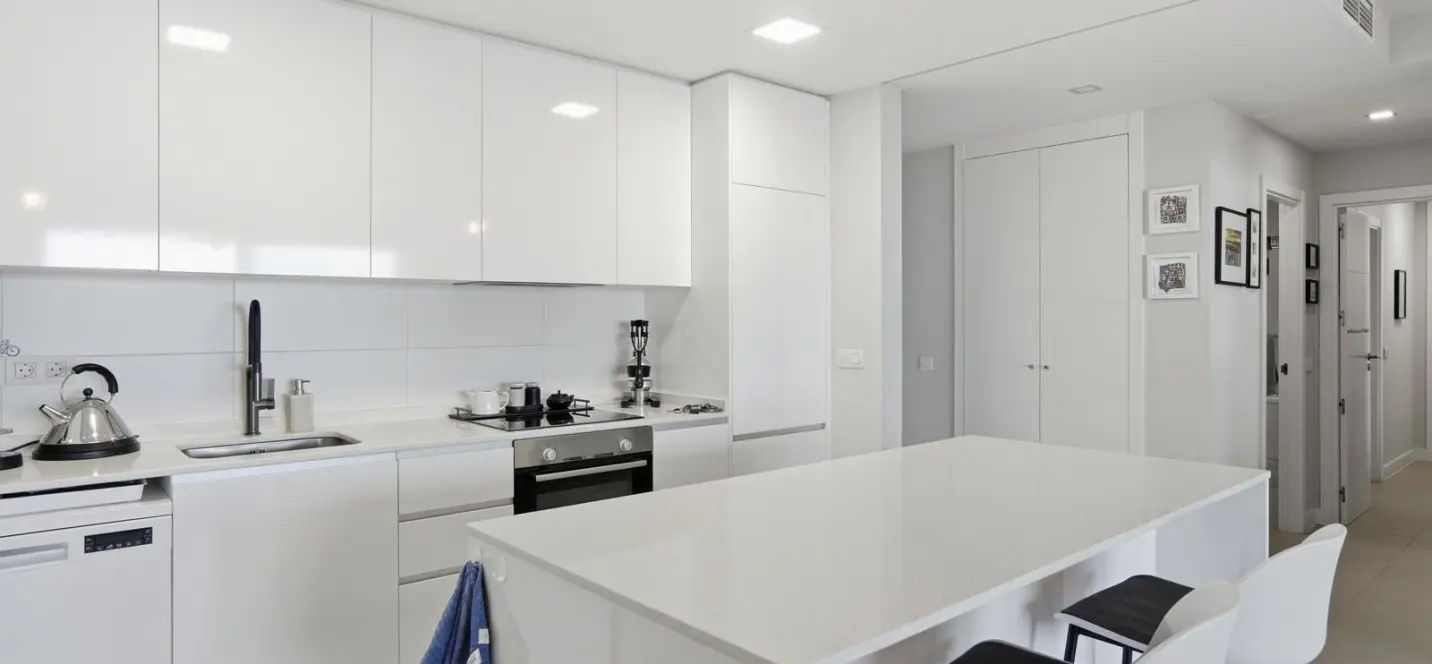 Sale of middle floor apartment in Benalmadena 3