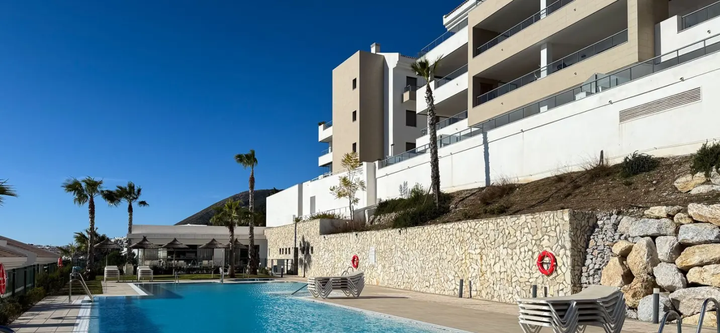 Sale of middle floor apartment in Benalmadena 4
