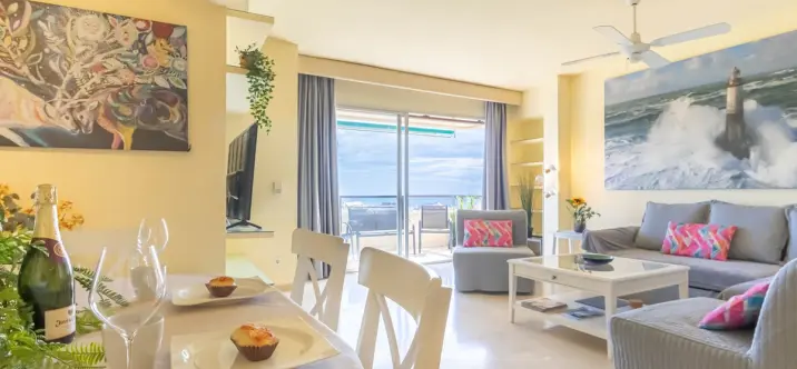 Venta de apartamento en planta media en Marbesa 0