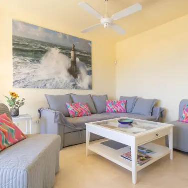 Venta de apartamento en planta media en Marbesa