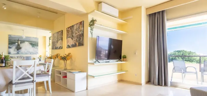 Venta de apartamento en planta media en Marbesa 3