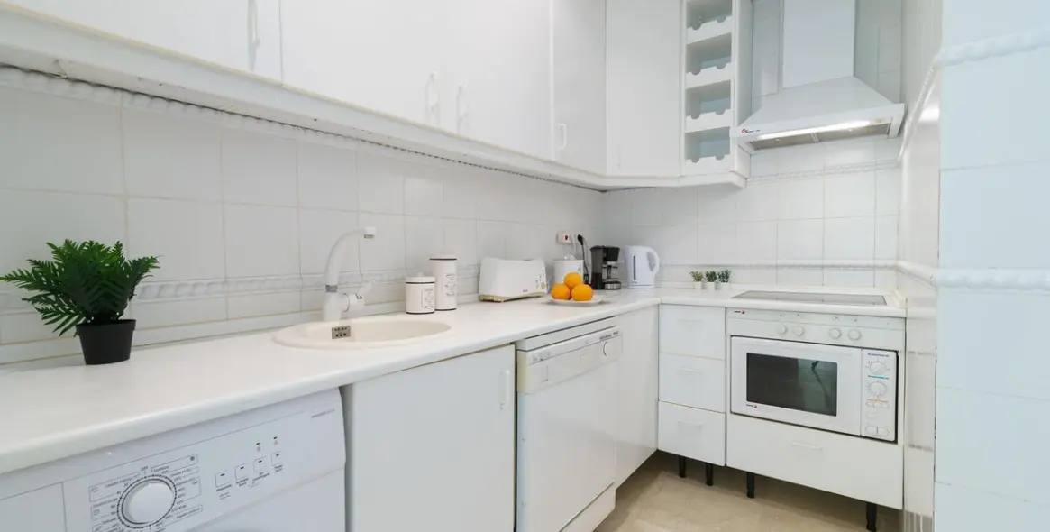 Venta de apartamento en planta media en Marbesa 10