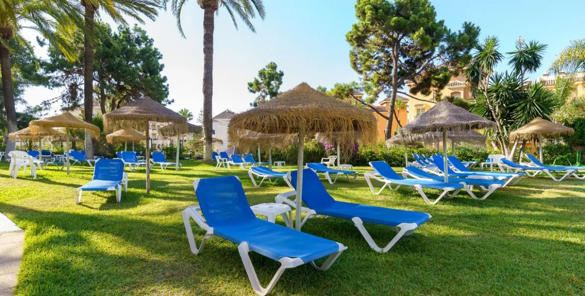 Venta de apartamento en planta media en Marbesa 15