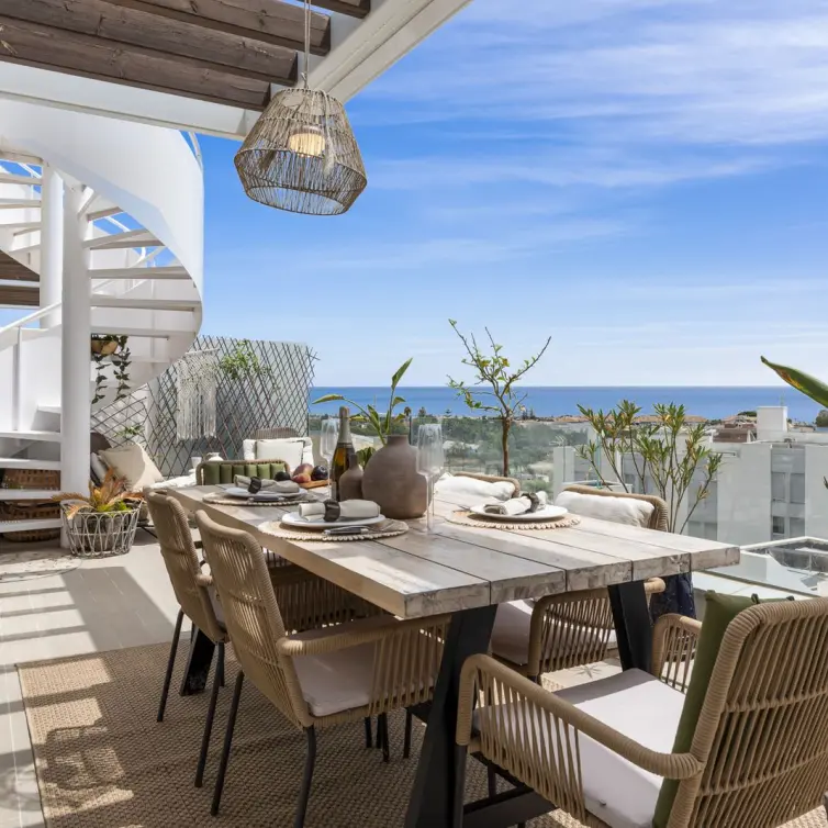 Sale of penthouse in Cancelada