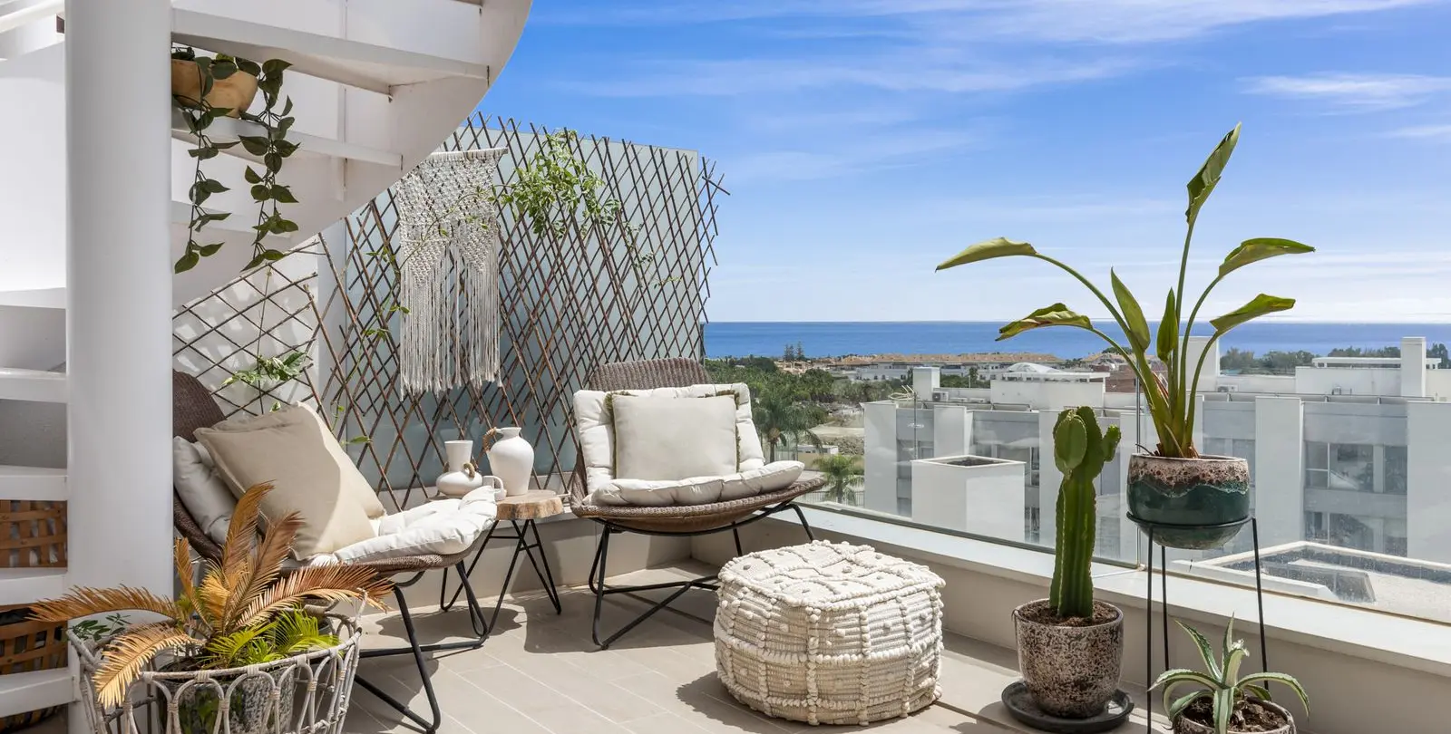 Sale of penthouse in Cancelada 22