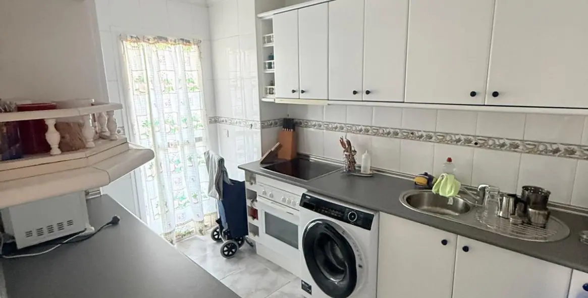 Sale of middle floor apartment in La Cala de Mijas 11